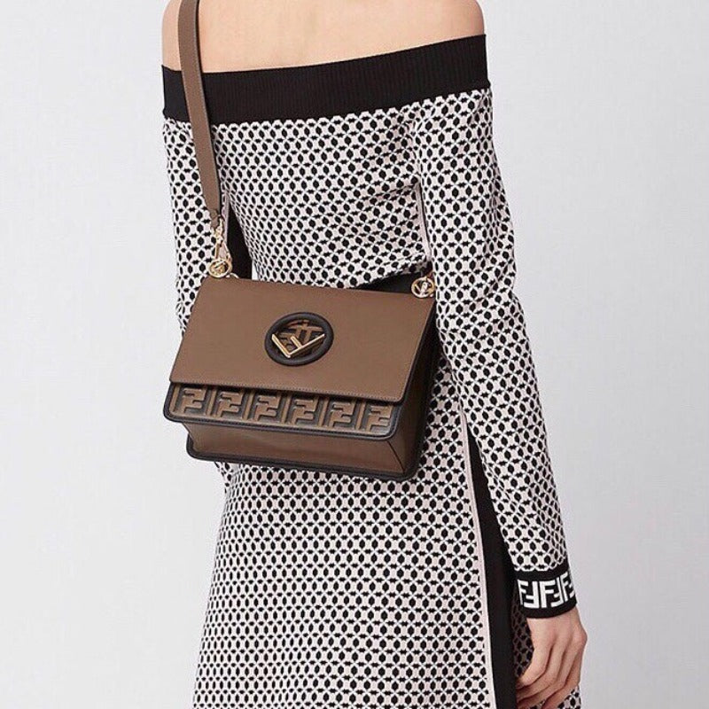 Bolso de hombro Kan marrón oscuro