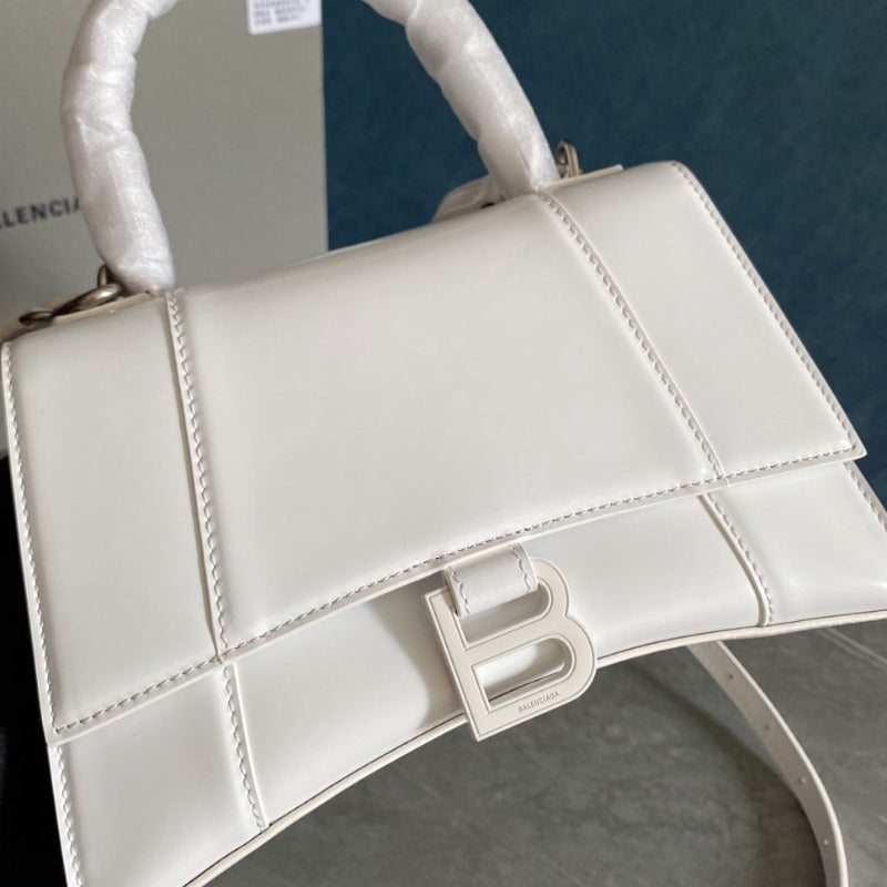 Bolso pequeño con asa superior en piel de cocodrilo Hourglass, color blanco
