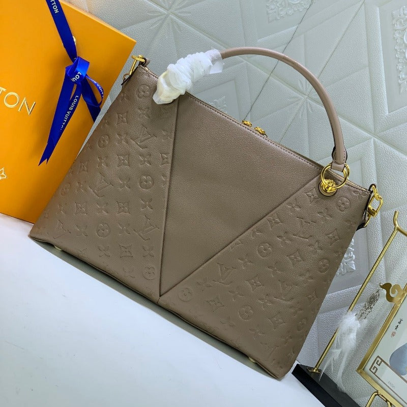 Bolso de mano de piel con monograma en color topo