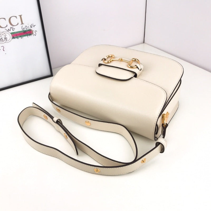 Bolso de hombro Horsebit 1955 color blanco leche