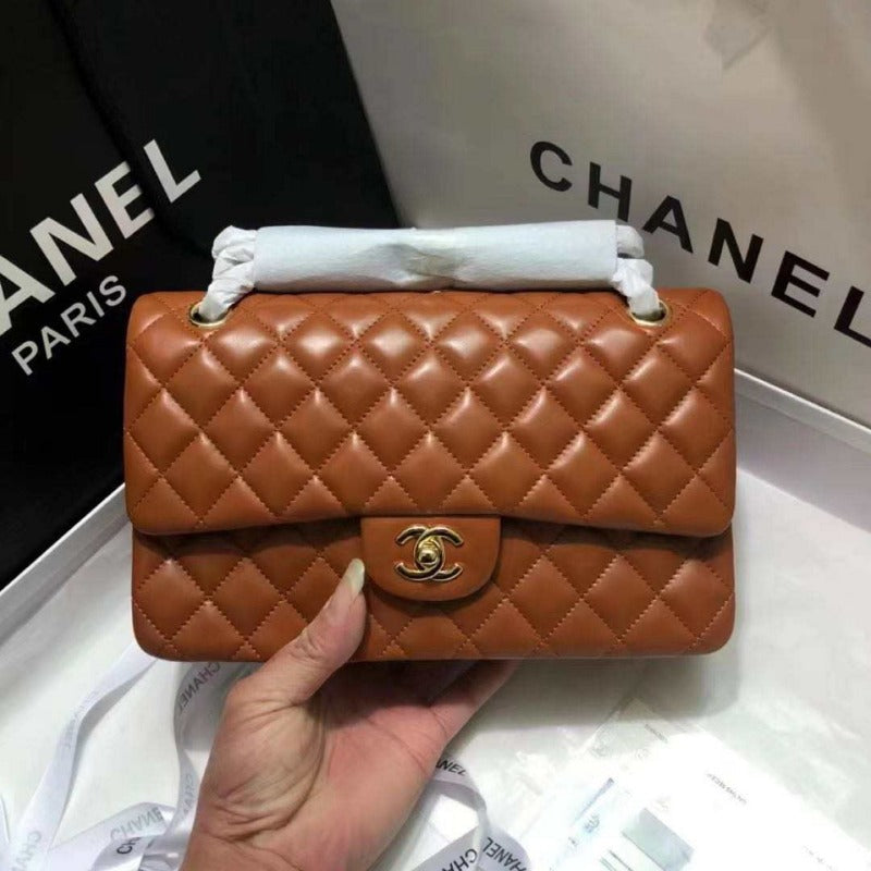Bolso de hombro jumbo de piel de cordero color caramelo 25