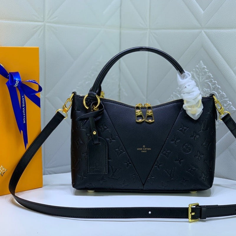 Schwarze Lederhandtasche mit Monogramm