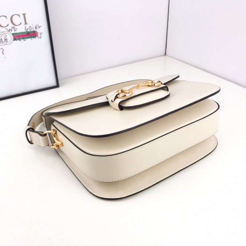 Bolso de hombro Horsebit 1955 color blanco leche