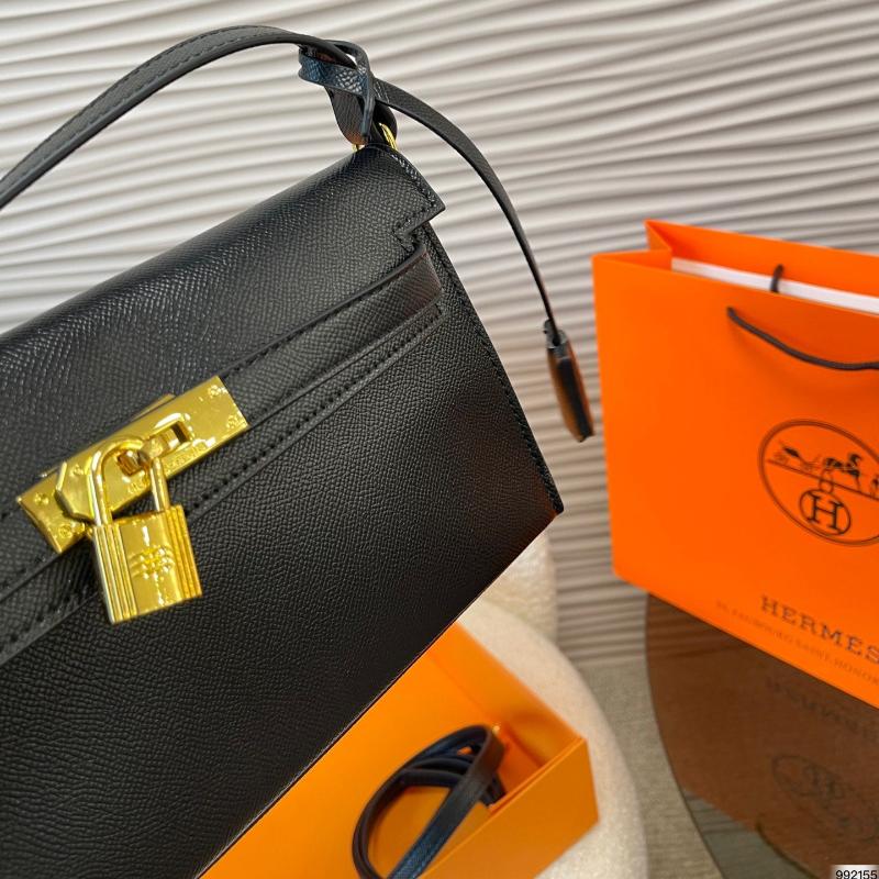 Kelly Elan Shoulder Bag Black