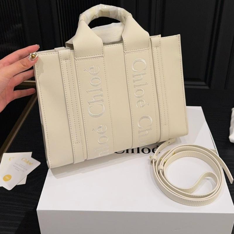 Bolso tote Woody pequeño de piel suave en color beige