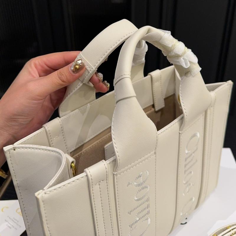 Bolso tote Woody pequeño de piel suave en color beige