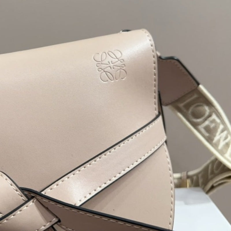 Gate Saddle Bag Beige