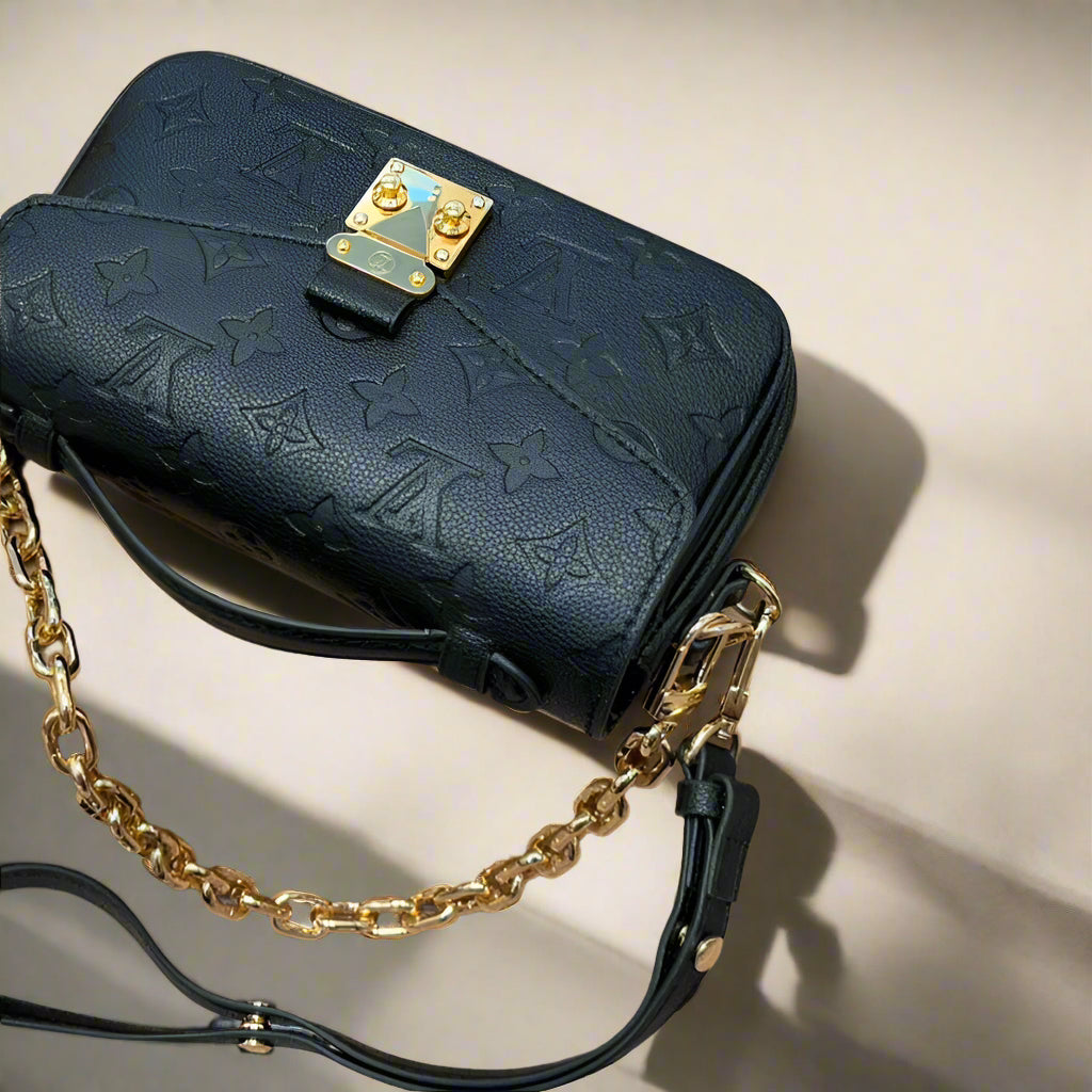 Pochette Metis East West Bag Black New