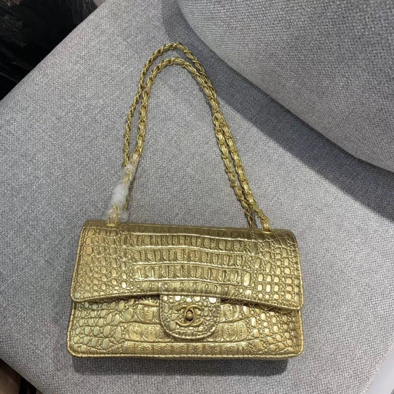 Bolso Clásico Doble Solapa Dorado 25 