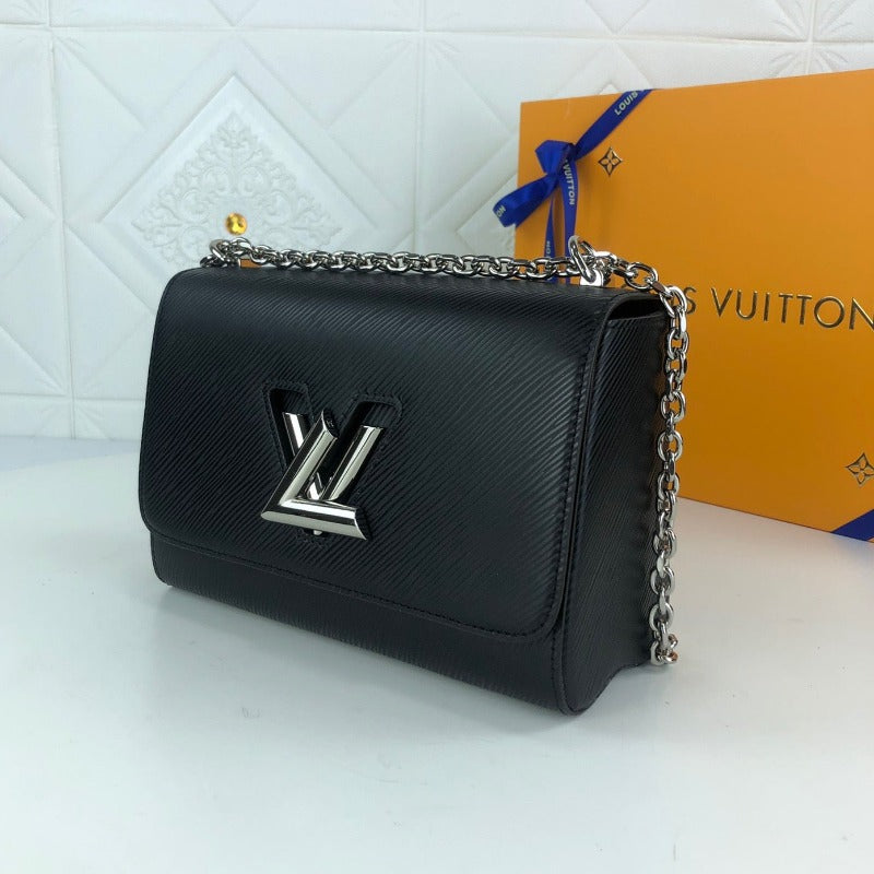 Twist Handbag With Chain Black