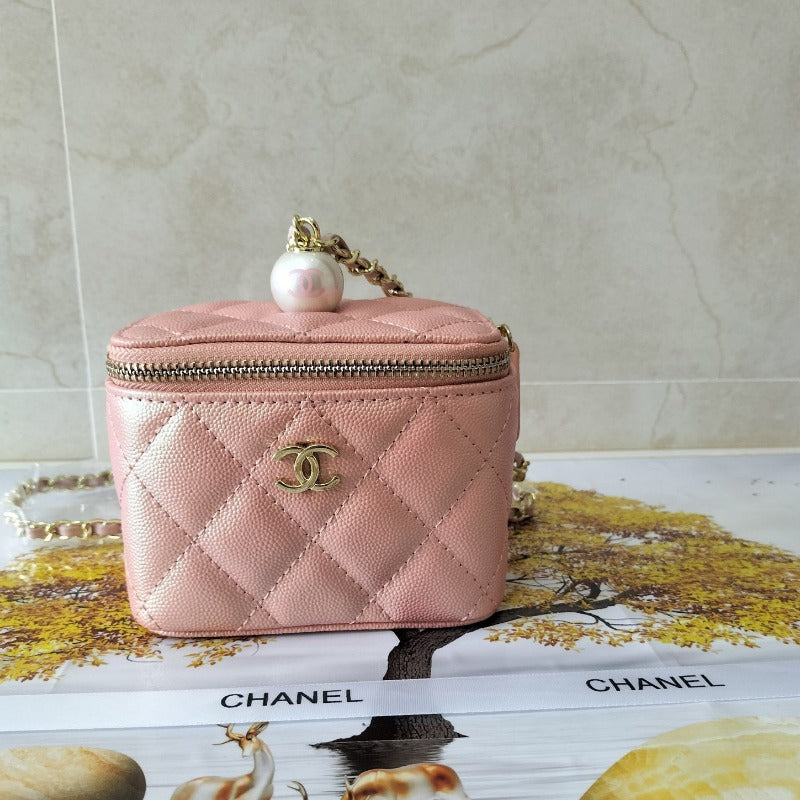 Iridescent Caviar Quilted Pearl Mini Vanity Case With Chain Light Pink