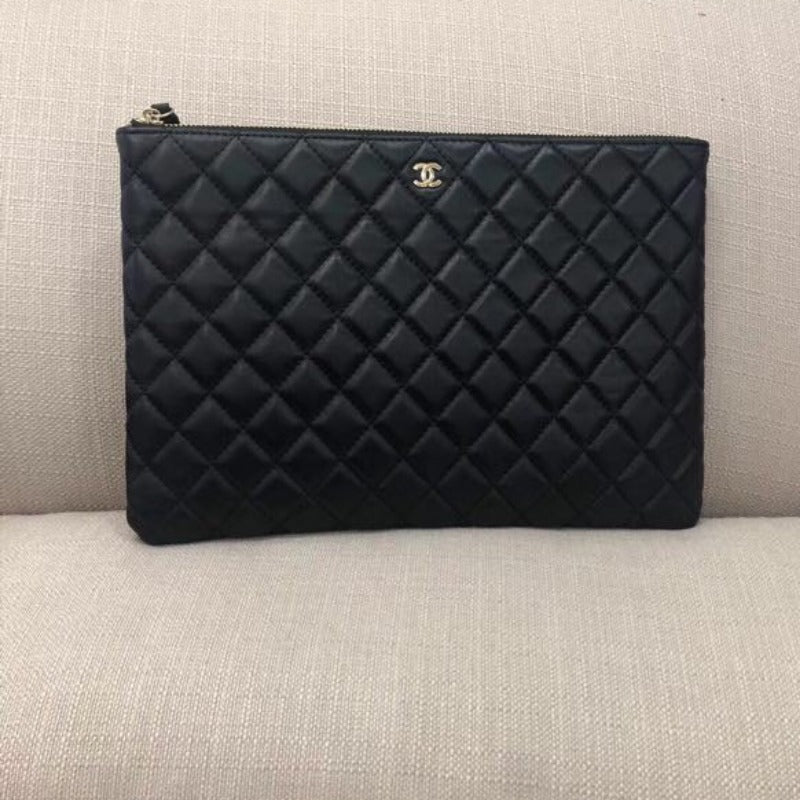 Zeitlose, klassische Clutch in Schwarz 