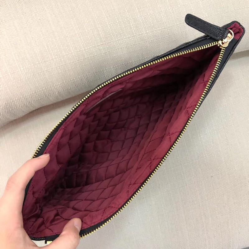 Zeitlose, klassische Clutch in Schwarz 