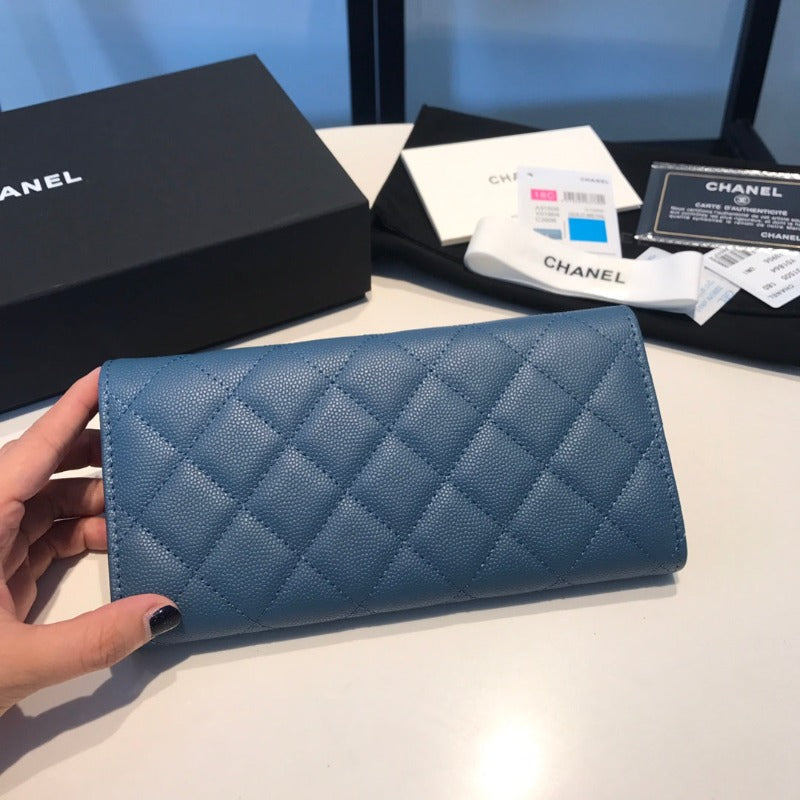 Caviar Large Wallet Turquoise