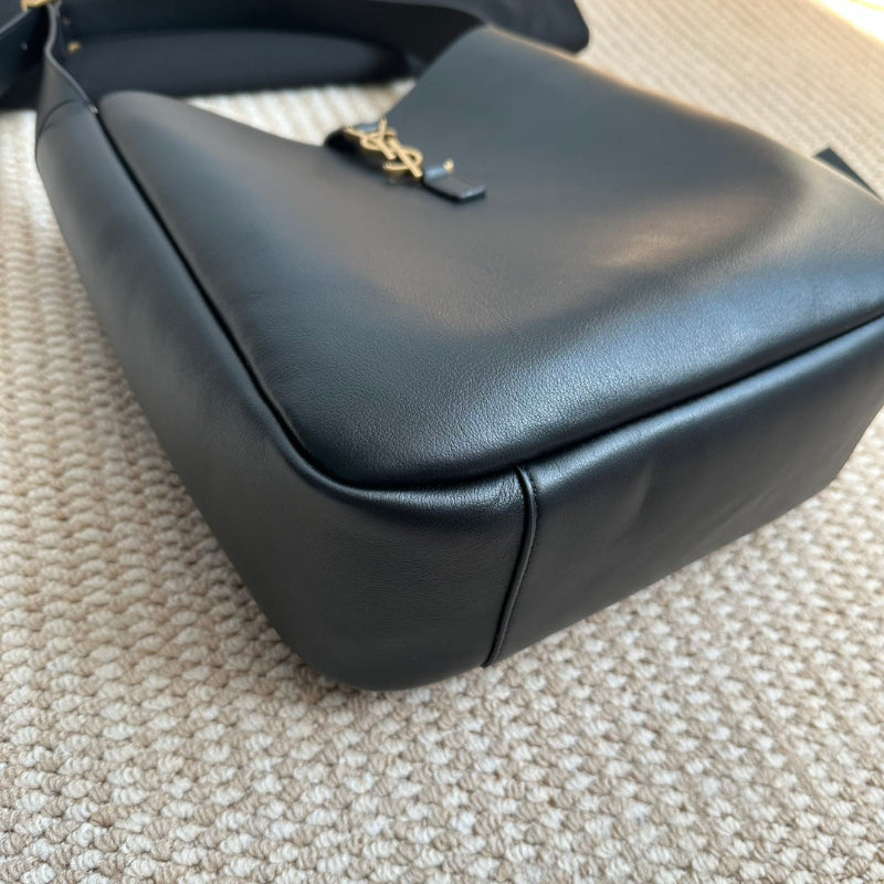 Le 5 A 7 Shopping Hobo Bag Black