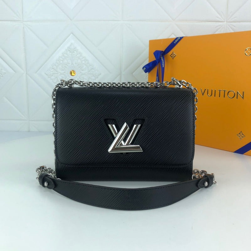 Twist Handbag With Chain Black