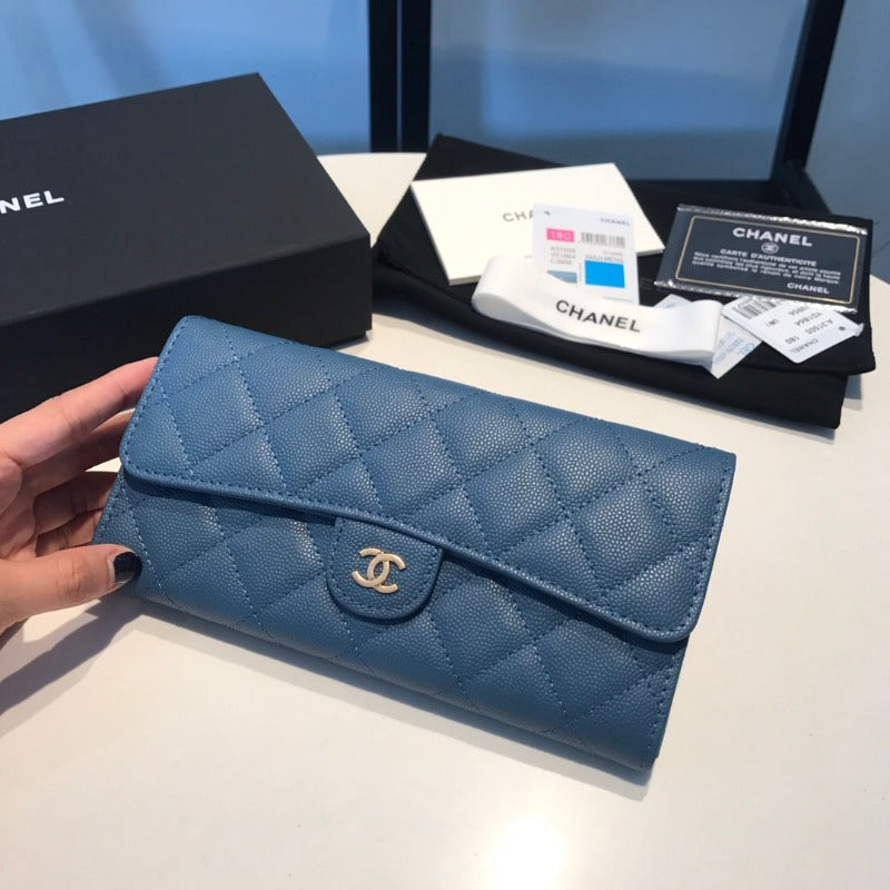 Caviar Large Wallet Turquoise