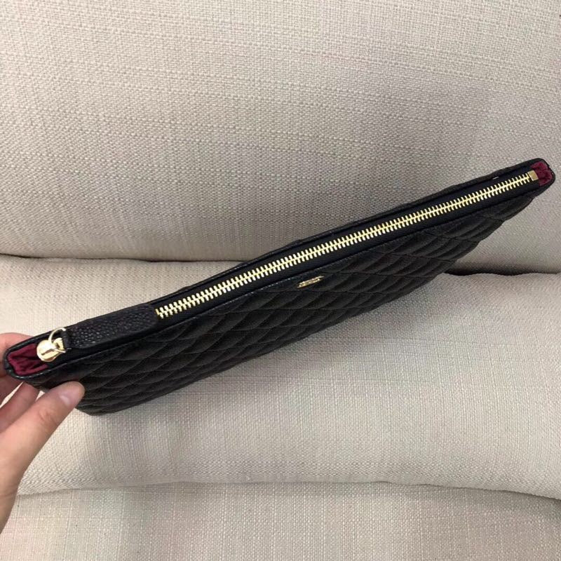 Zeitlose, klassische Clutch in Schwarz 