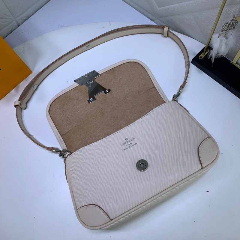 Buci Shoulder Bag Milk Beige