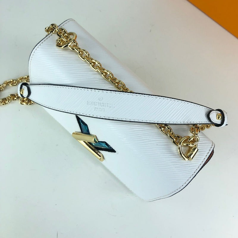 Twist Handbag With Chain White