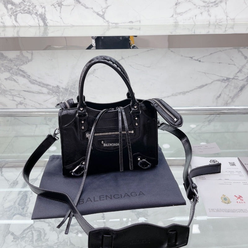 Classic City Handbag Black