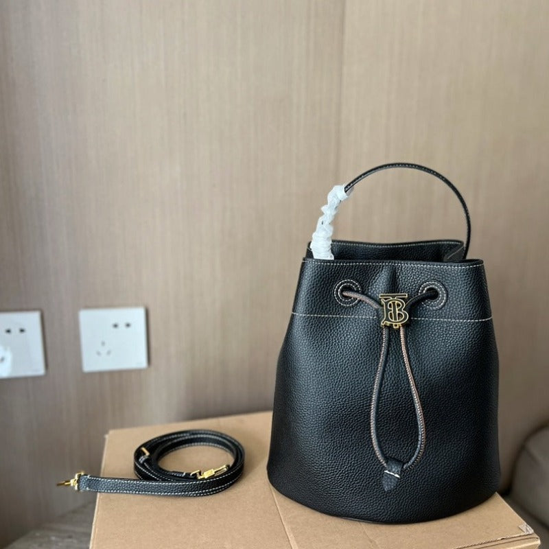 Bur title Bucket Bag Black