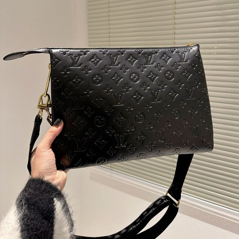 Coussin MM Black Leather Handbags