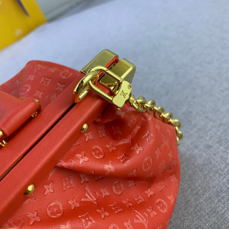 Clutch mit Monogramm Rot