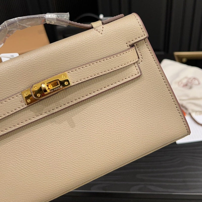 Kelly Pochette Handbag Beige