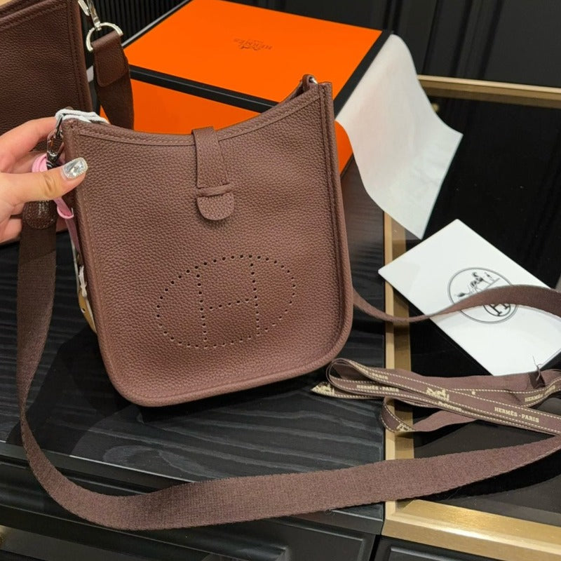 Evelyne Shoulder Bag Brown