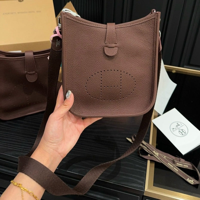 Evelyne Shoulder Bag Brown